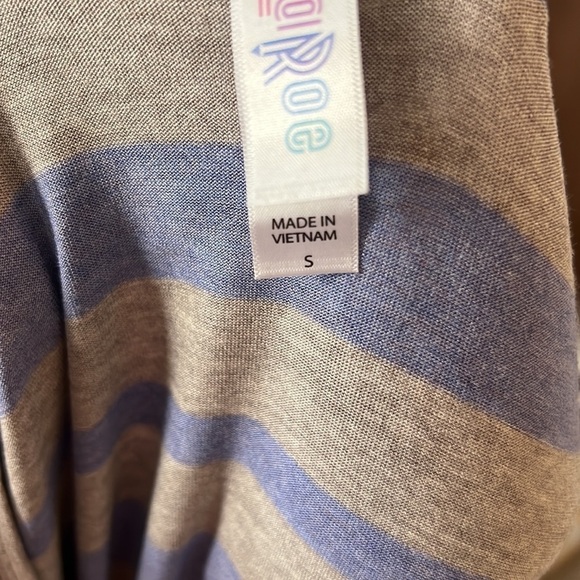 NEW LulaRoe Classic T Shirt  Womens Size S Multicolor Stretch - Picture 6 of 9